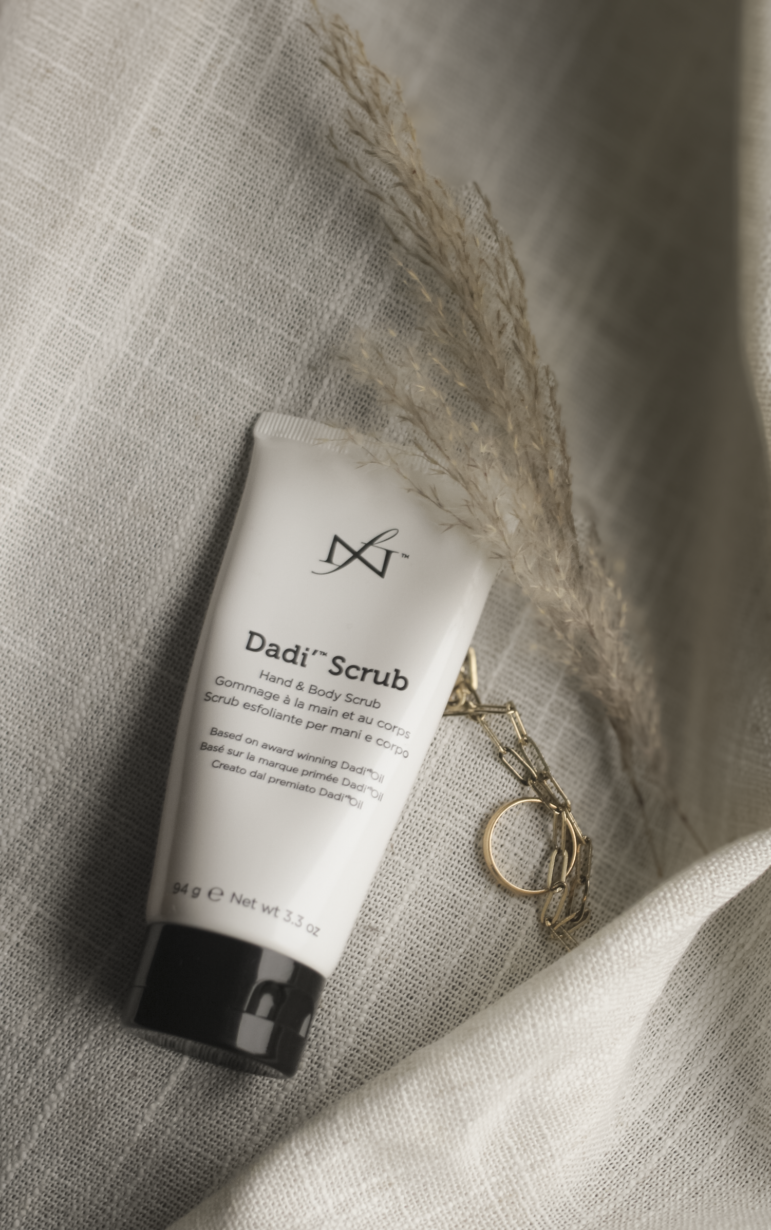 Dadi’ Scrub -kuorinta 94 g tuubi